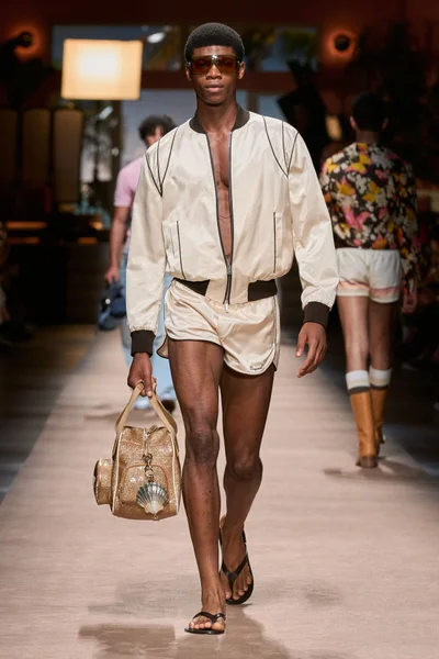 Look 30